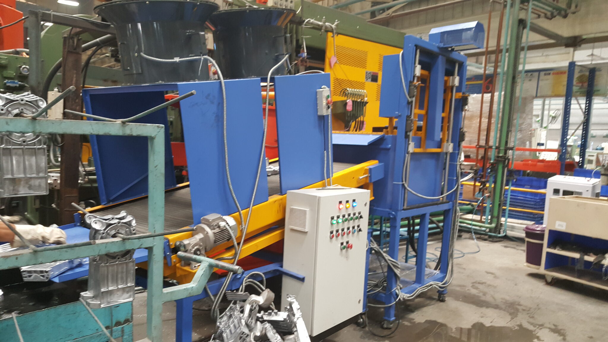 SS Belt Chain Type Material Handling System Manufacturers